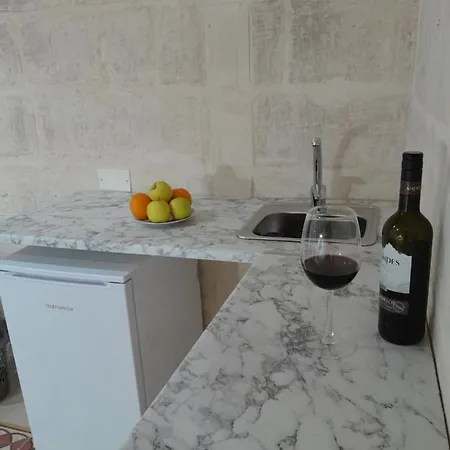 Limestone Sun Suites